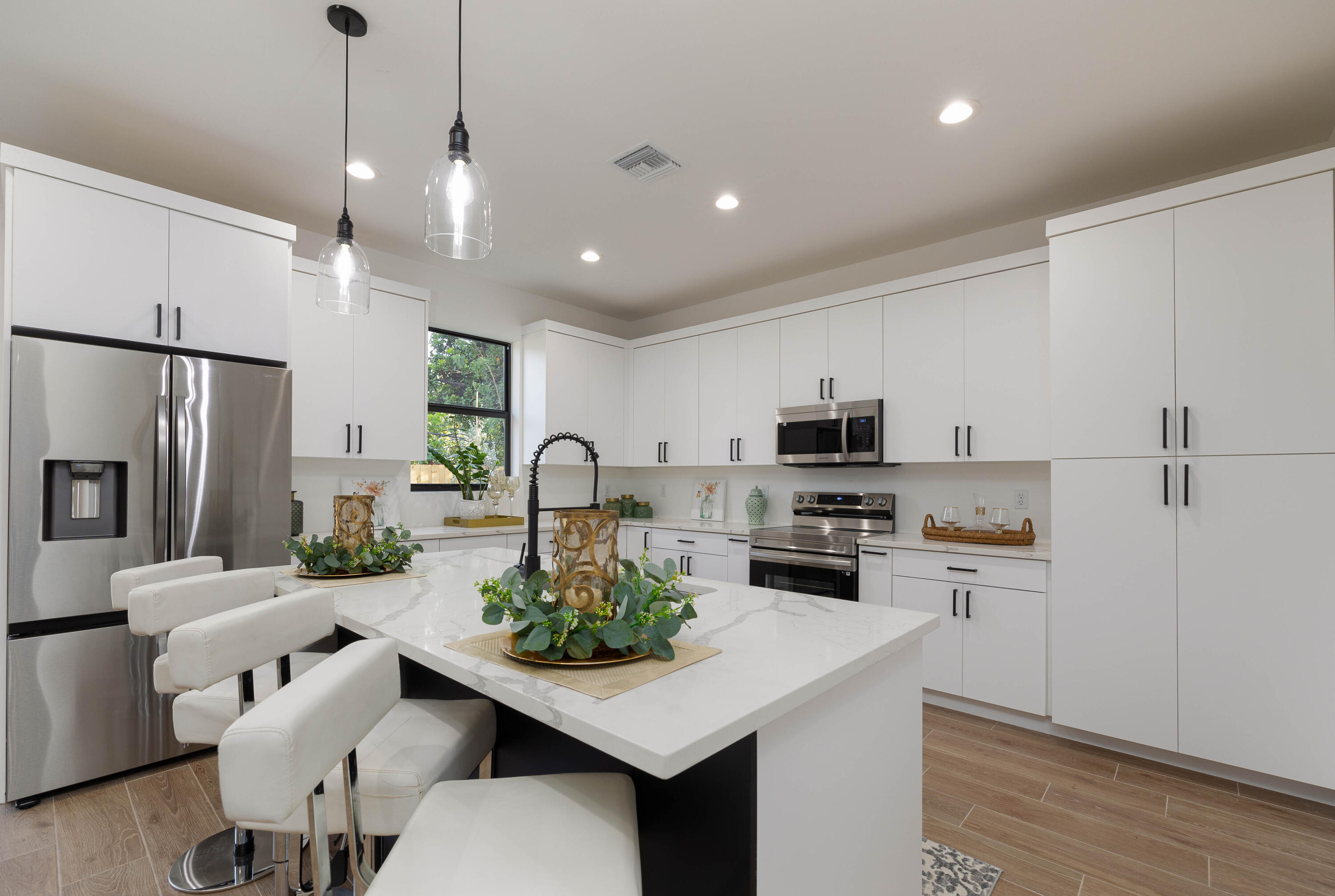 5816 Tiffany Place