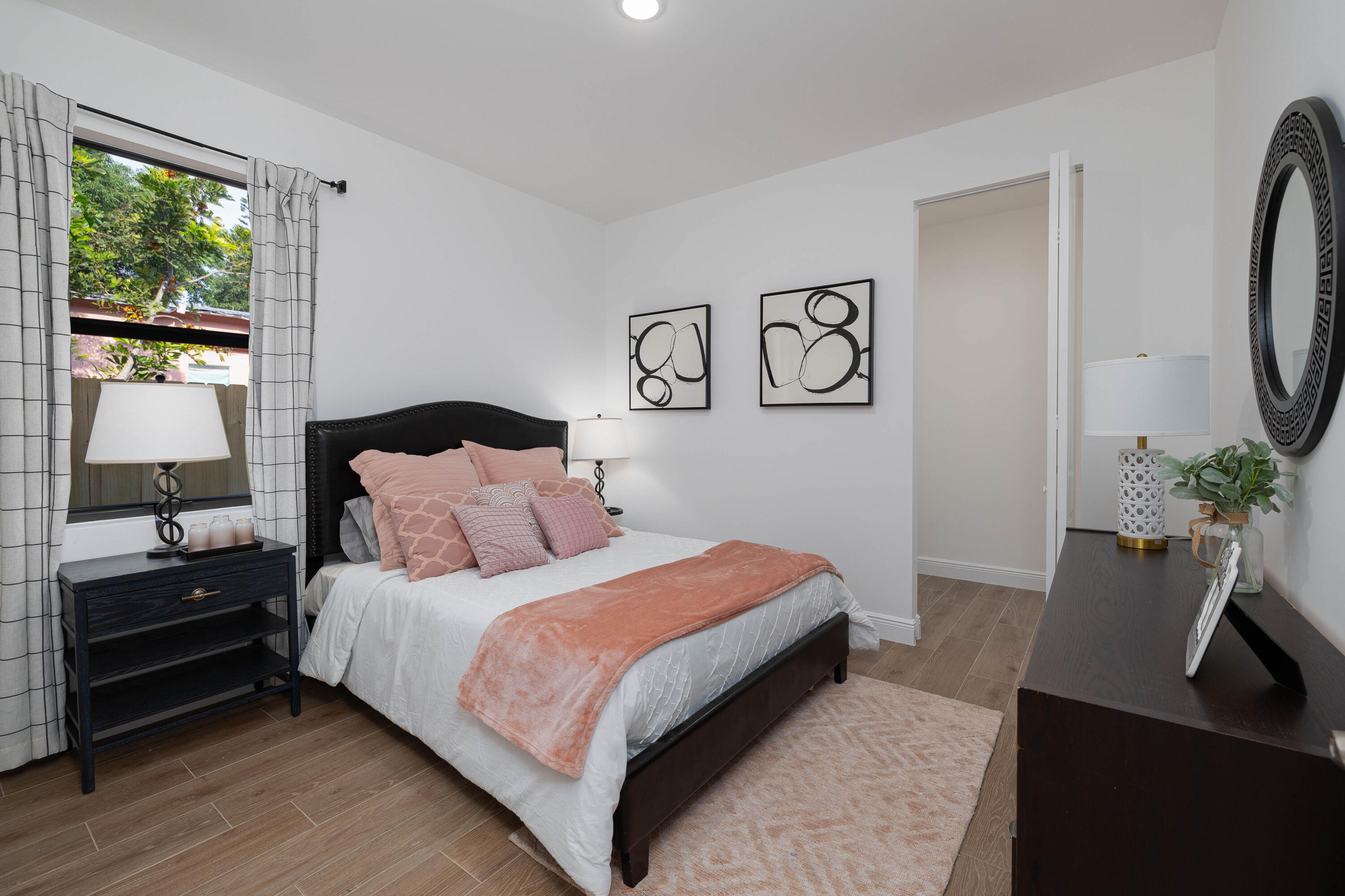 5816 Tiffany Place