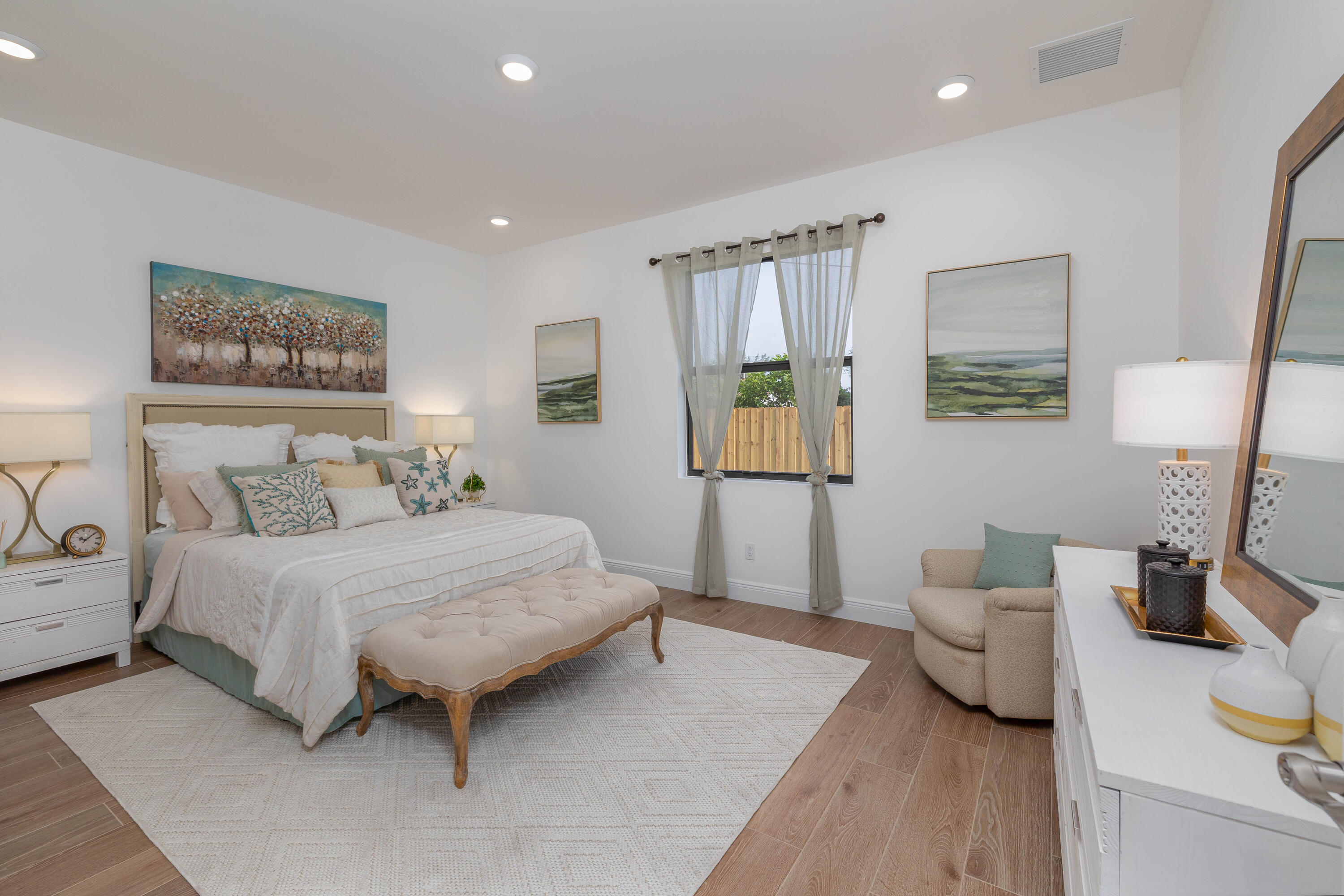 5816 Tiffany Place