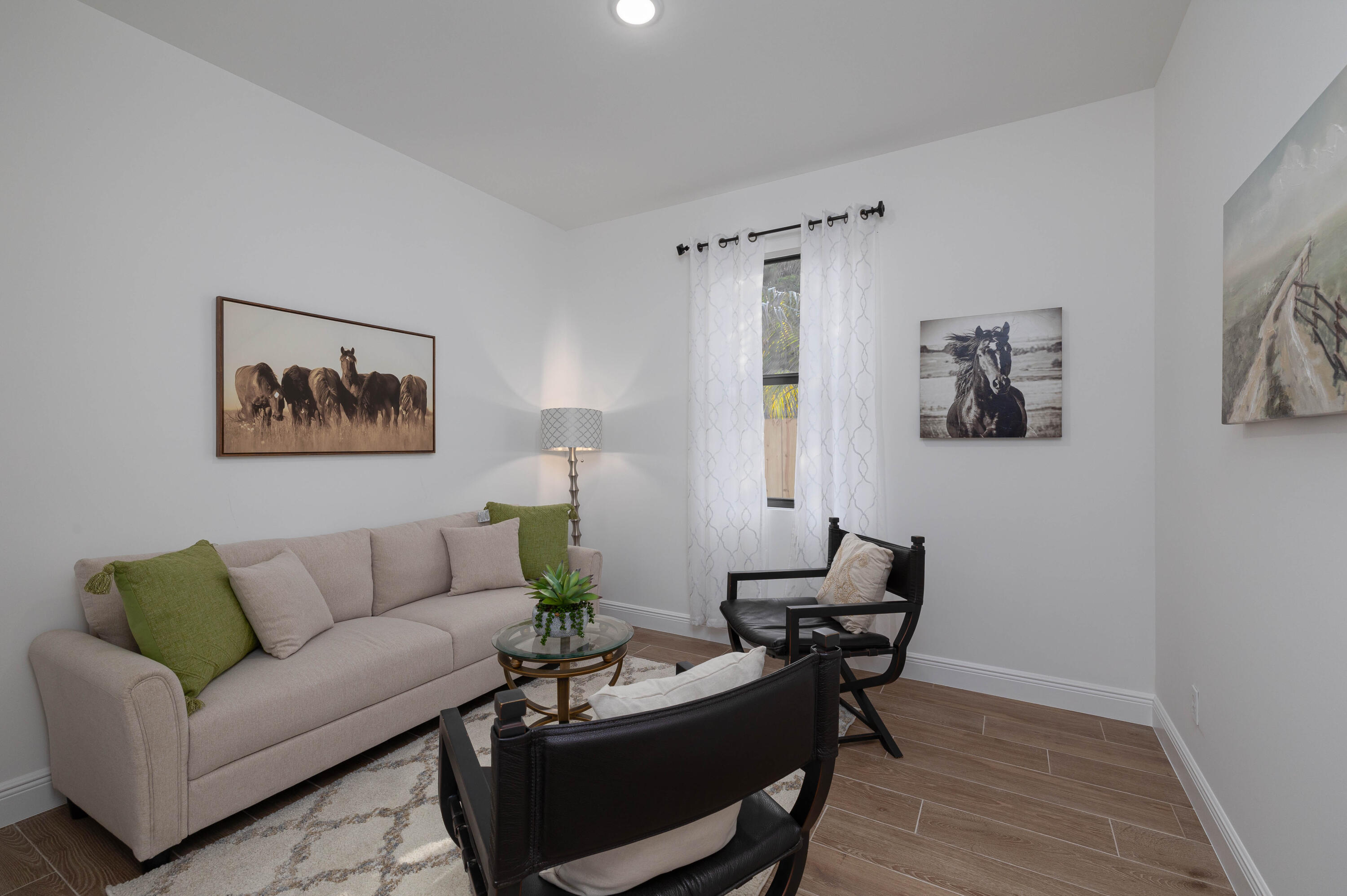 5816 Tiffany Place