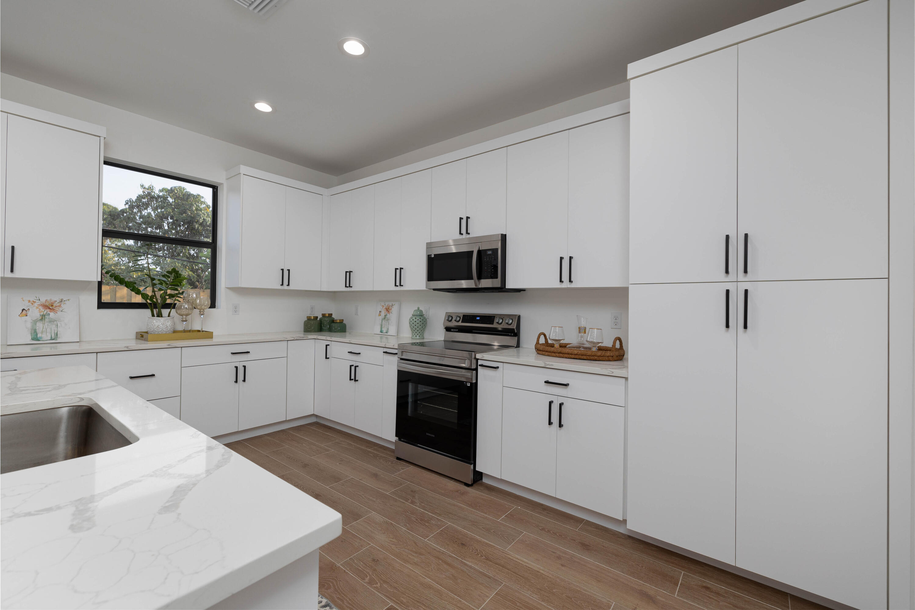5816 Tiffany Place
