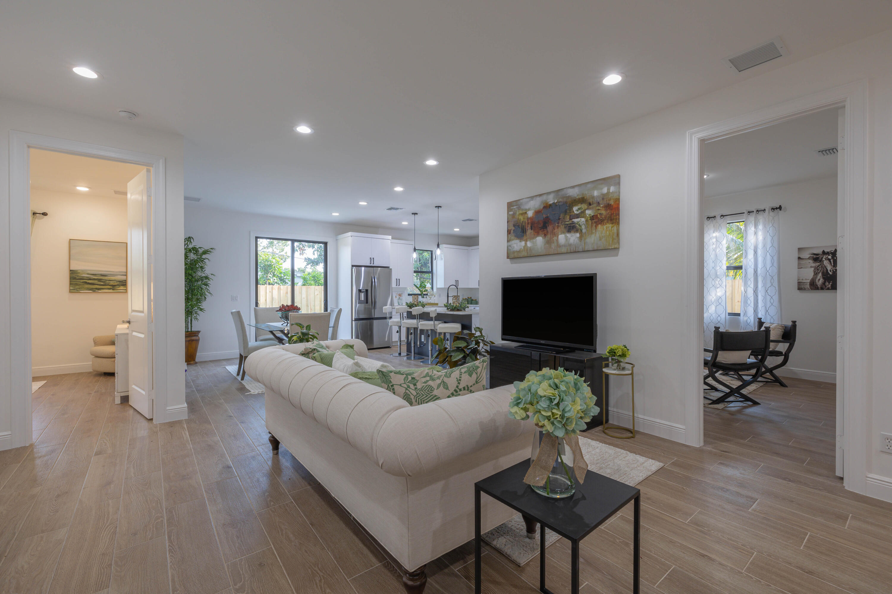 5816 Tiffany Place