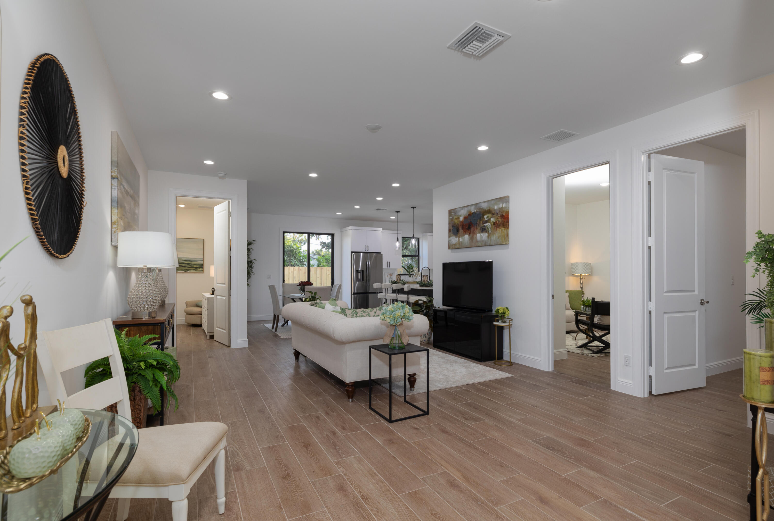 5816 Tiffany Place