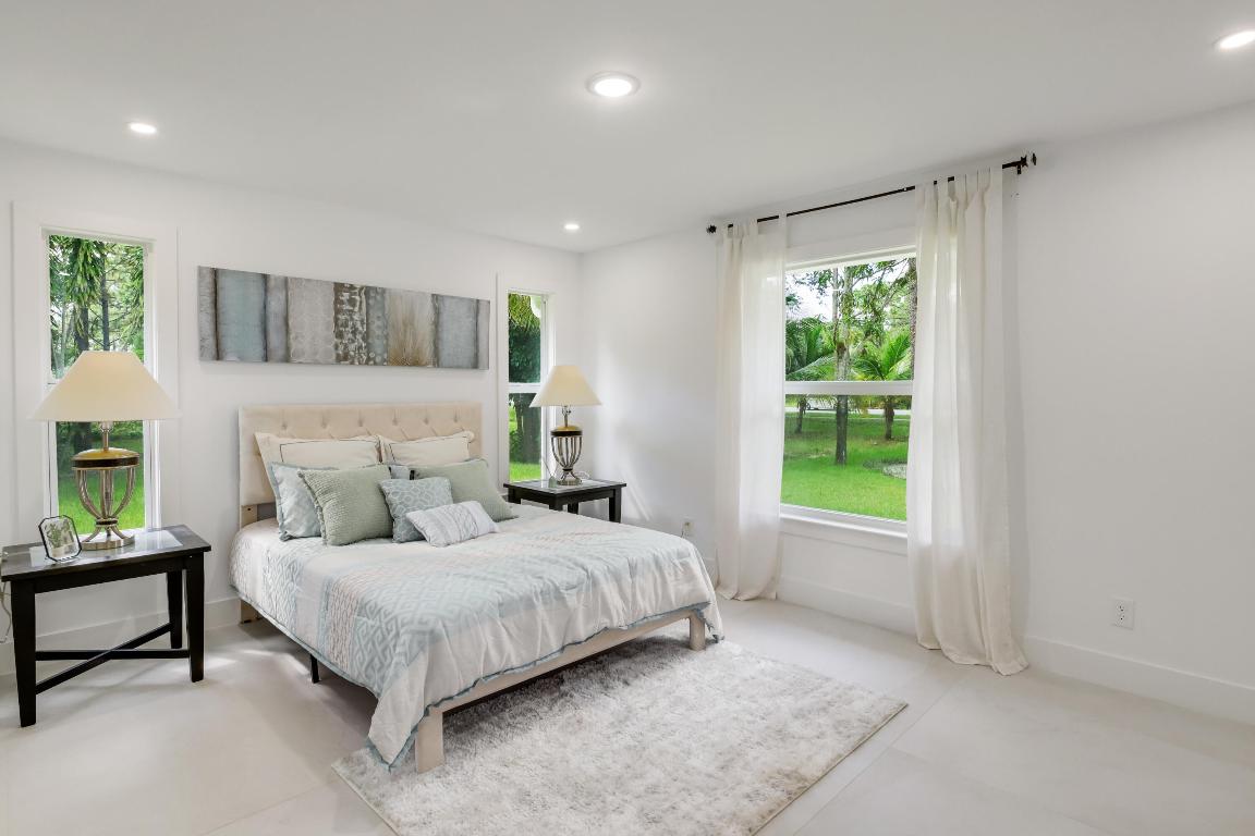 12736 Orange Boulevard