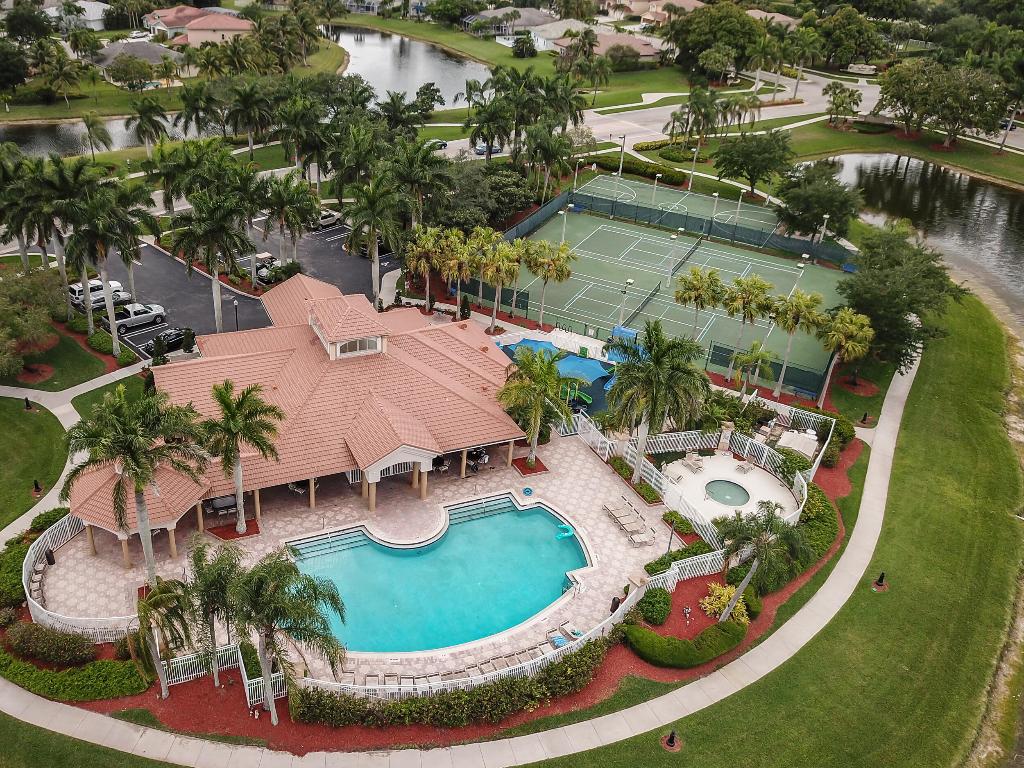 3636 Chesapeake Court