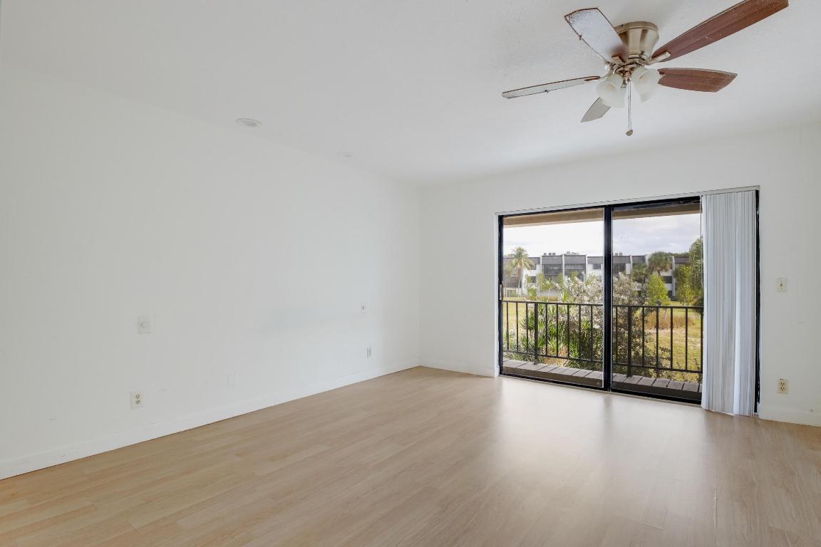 4376 Fountains Drive 4376