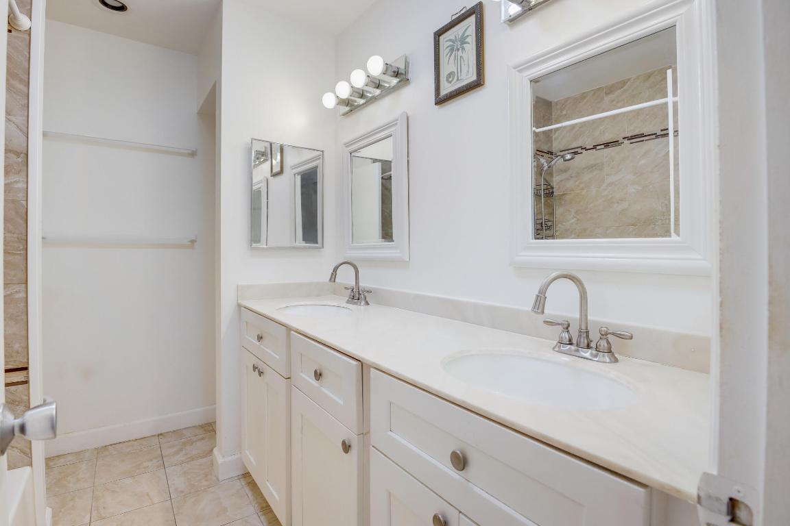 4376 Fountains Drive 4376