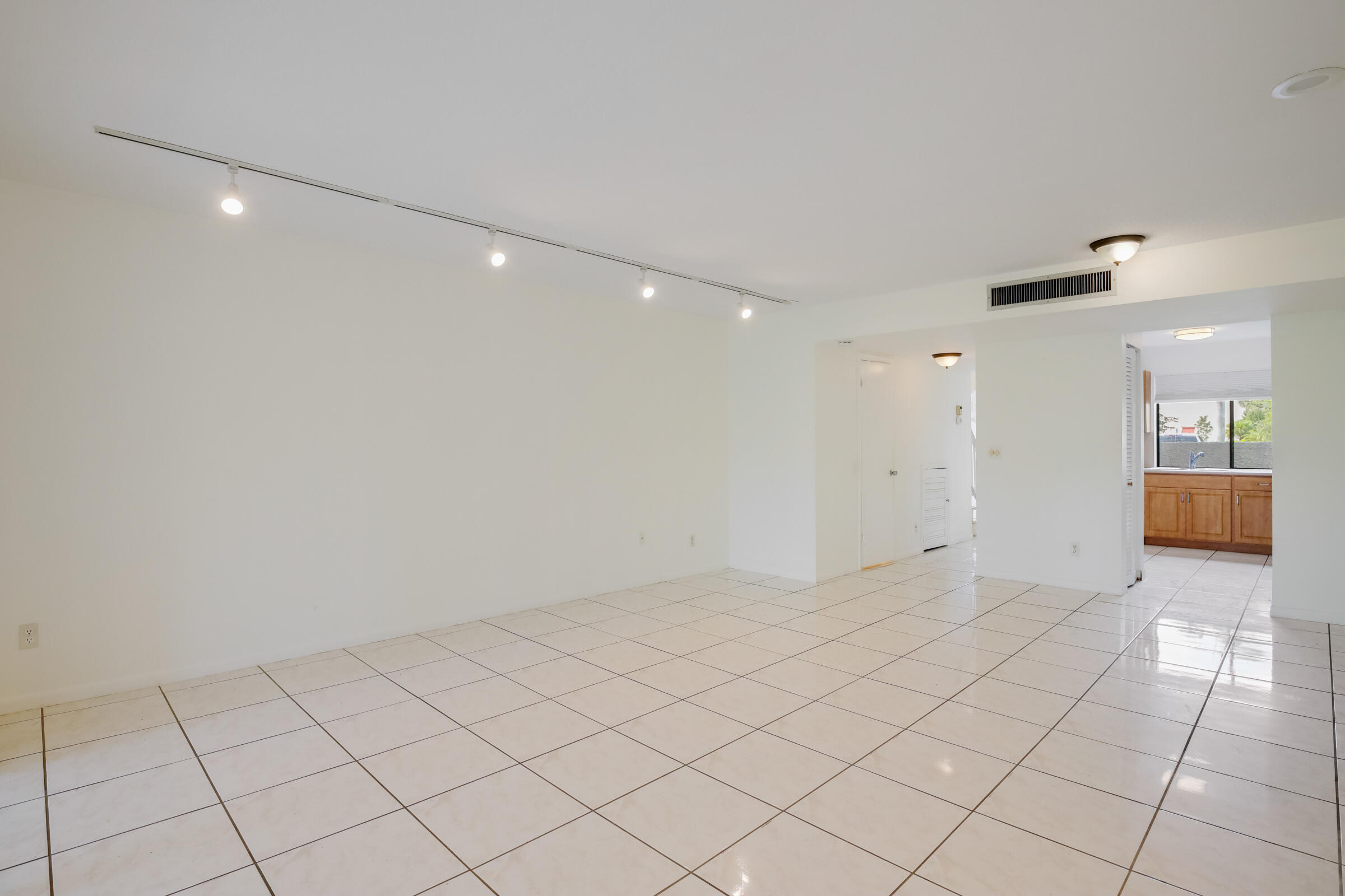 4376 Fountains Drive 4376