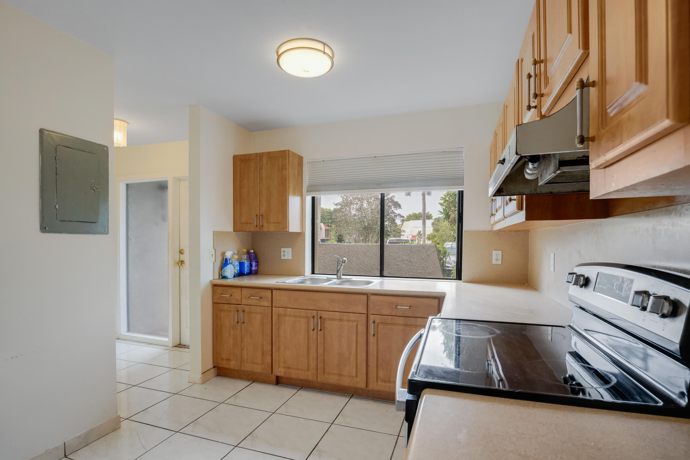 4376 Fountains Drive 4376