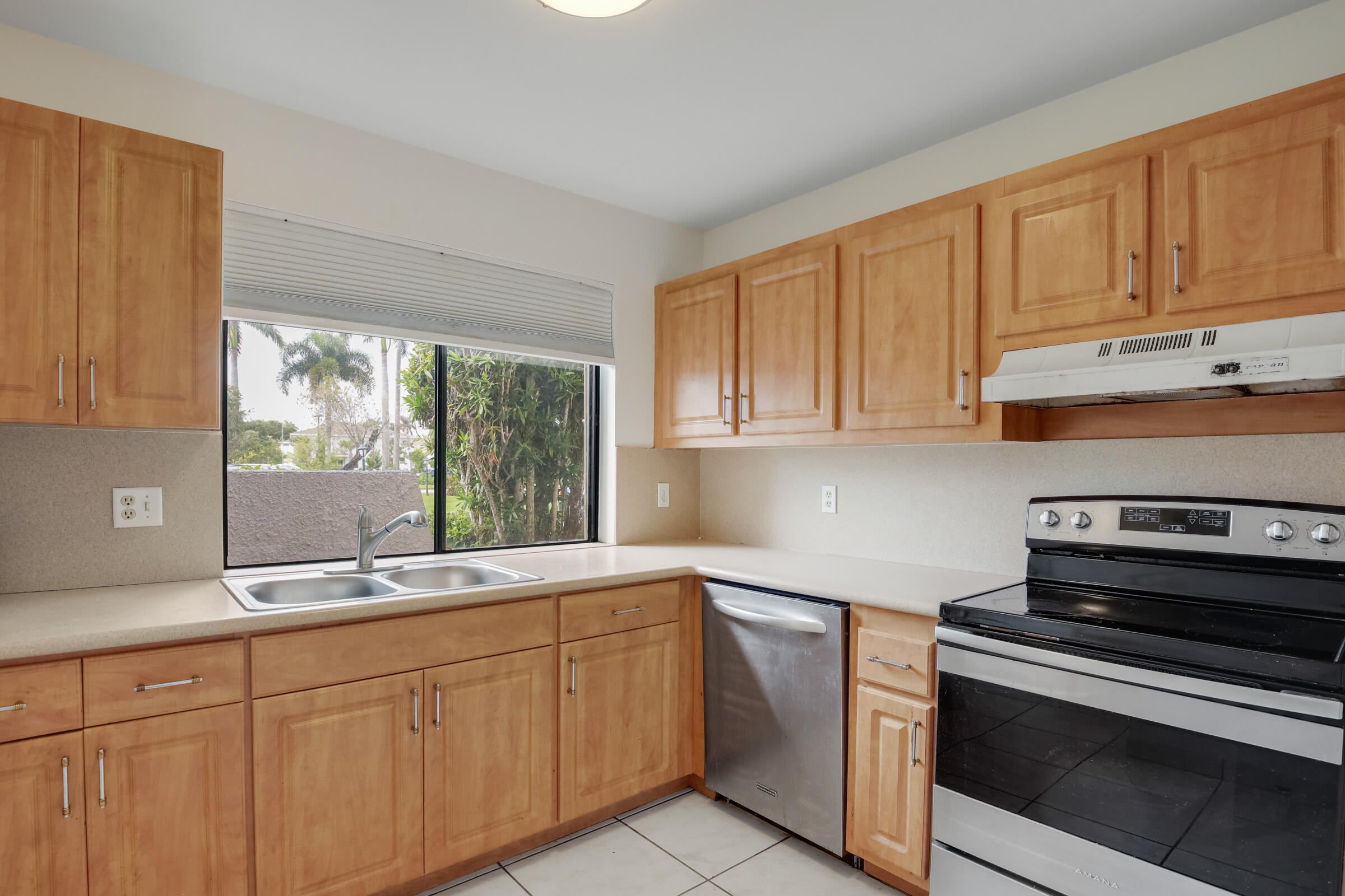 4376 Fountains Drive 4376