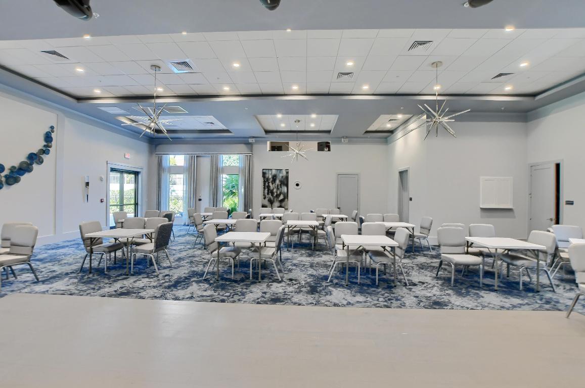 6675 S Oriole 4030 Boulevard 4030