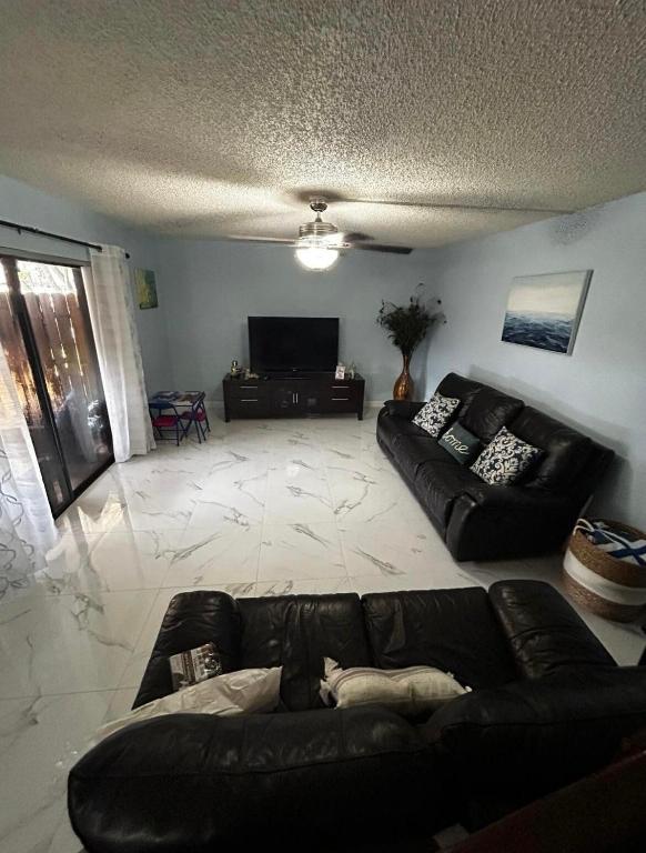 341 Lake Arbor Drive Drive