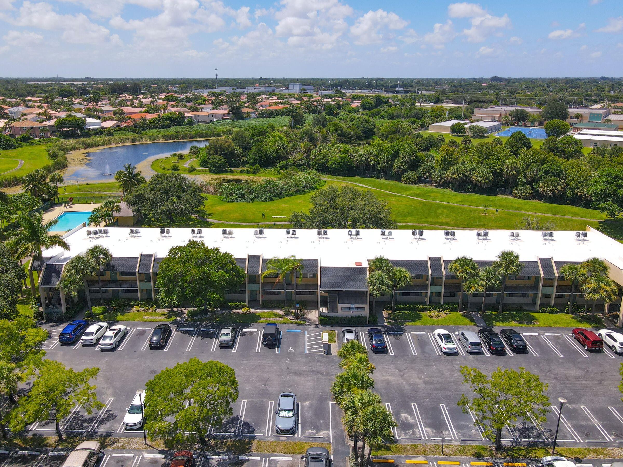 1507 Meadows Circle W