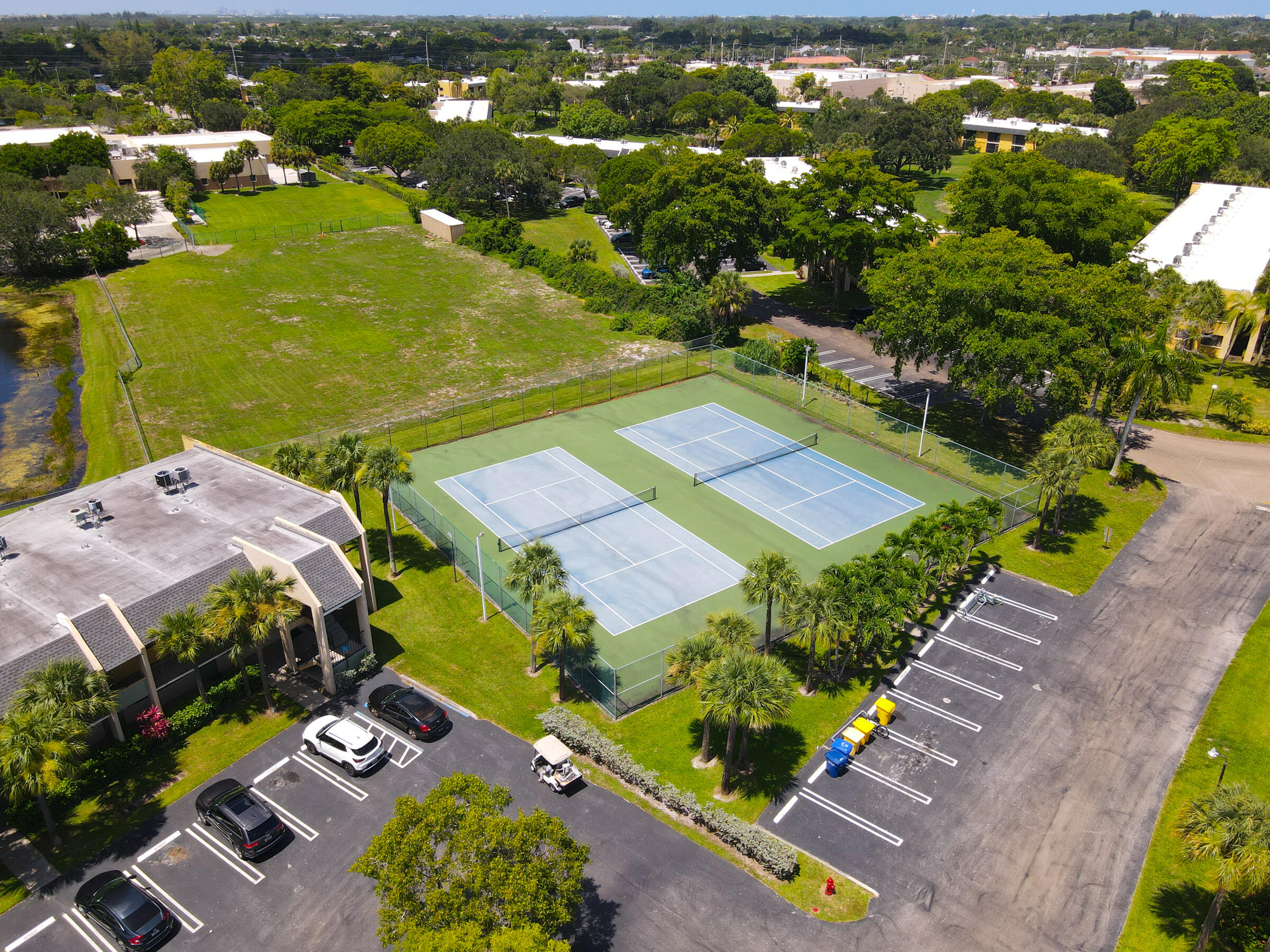 1507 Meadows Circle W