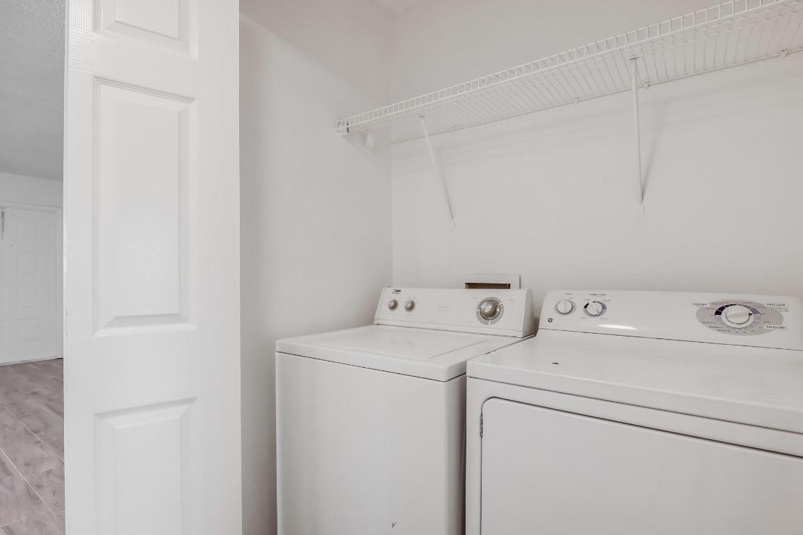 1507 Meadows Circle W