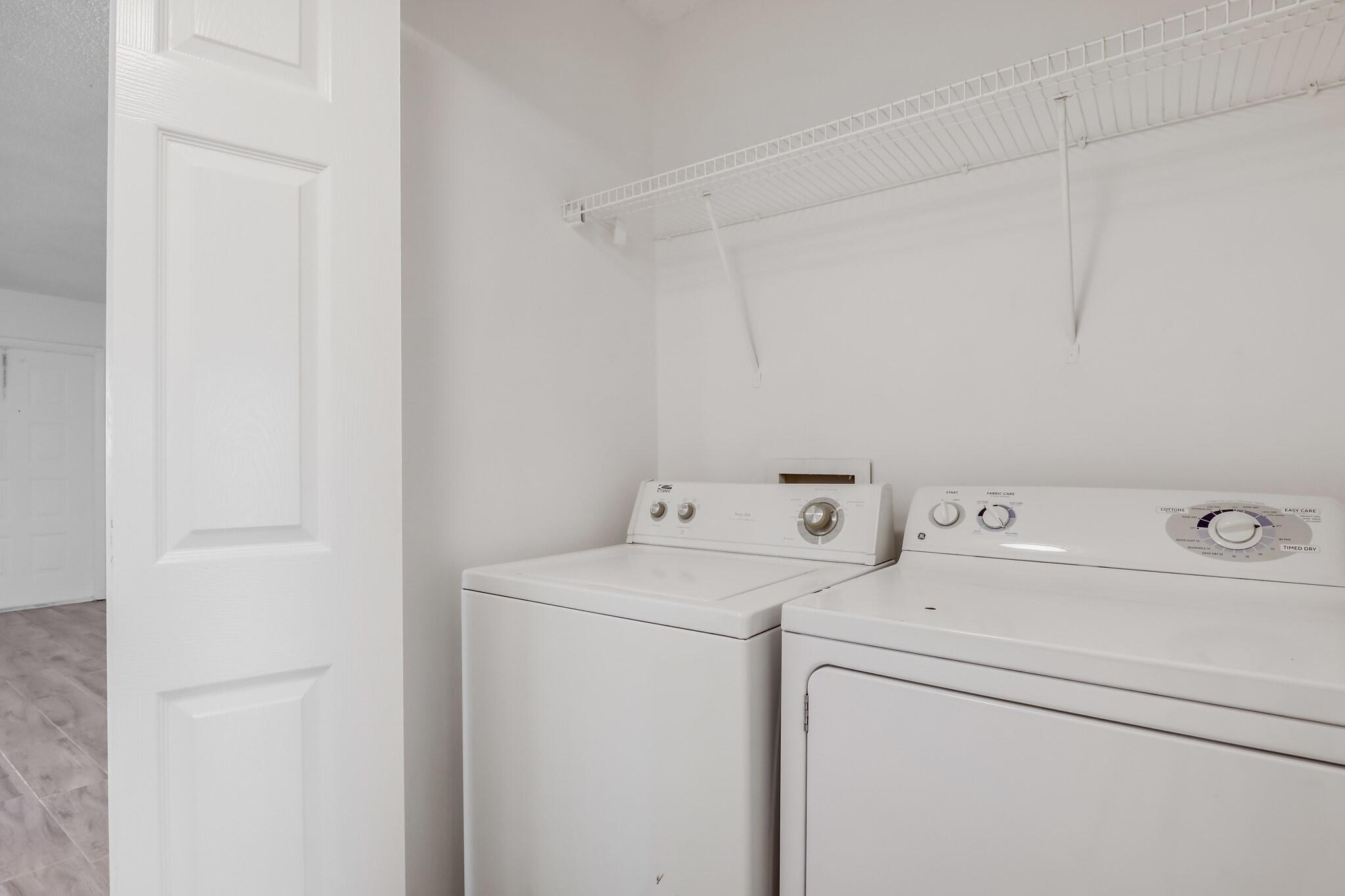 1507 Meadows Circle W