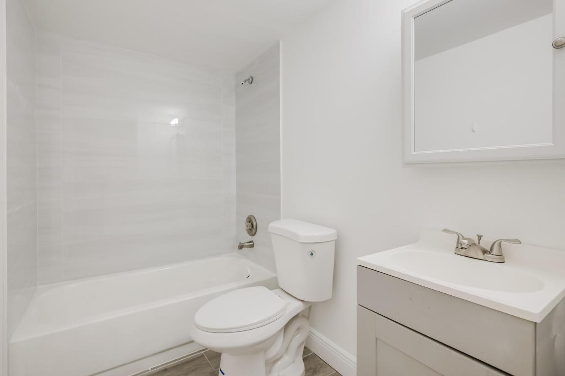 1507 Meadows Circle W