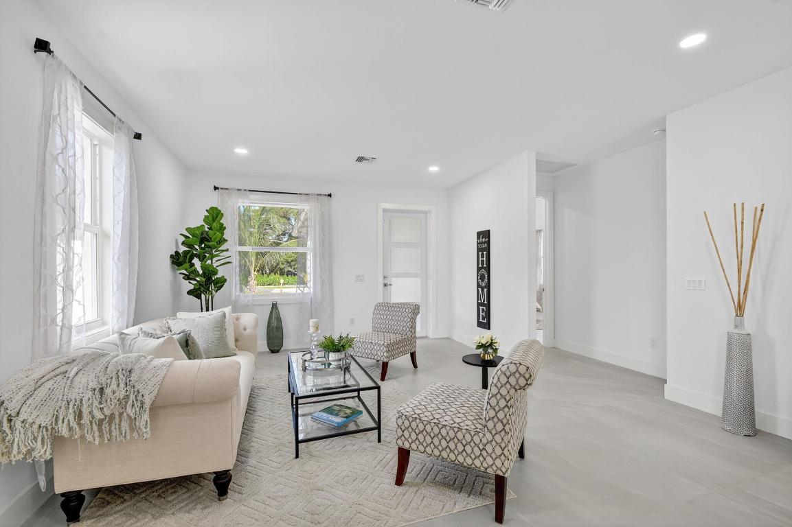 601 N Loxahatchee Drive