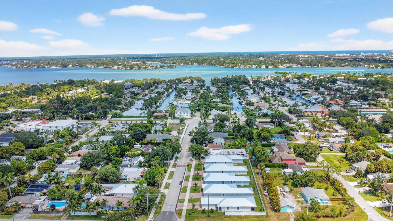 601 N Loxahatchee Drive