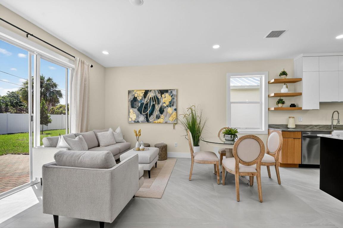 611 N Loxahatchee Drive