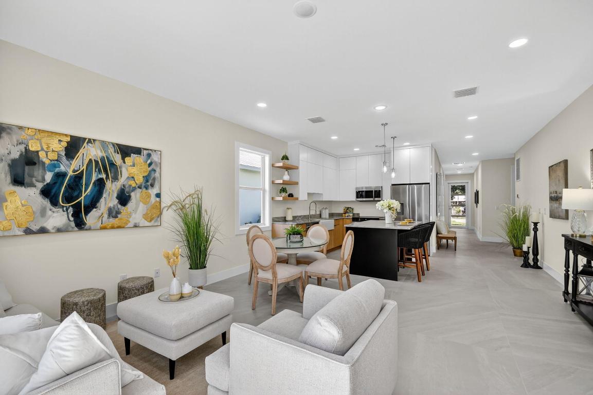 611 N Loxahatchee Drive