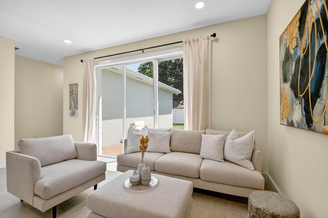 611 N Loxahatchee Drive