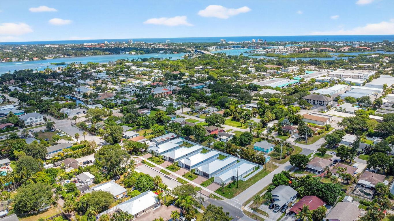 611 N Loxahatchee Drive