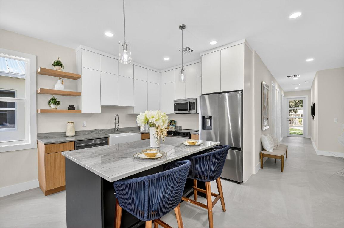 611 N Loxahatchee Drive