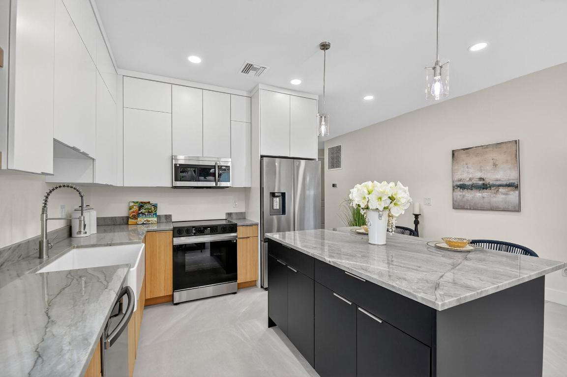 611 N Loxahatchee Drive