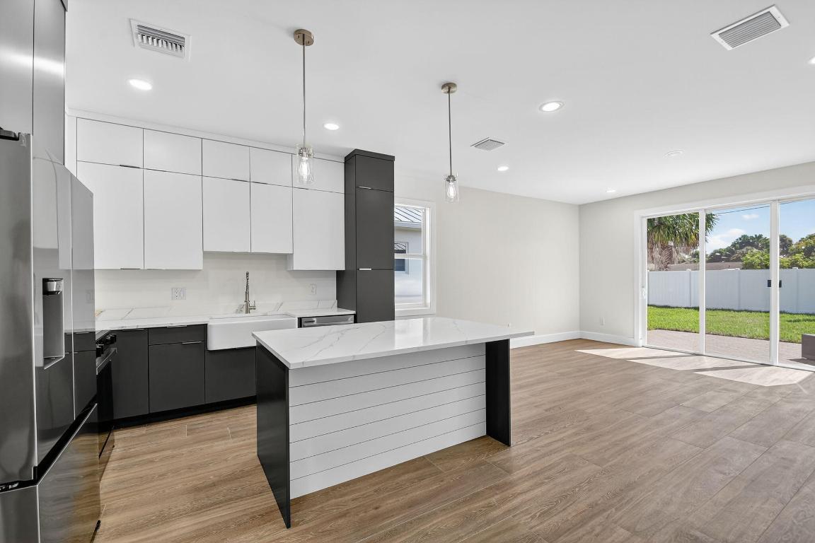 607 N Loxahatchee Drive