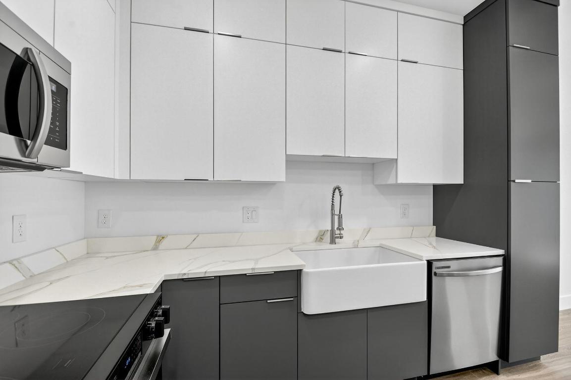 607 N Loxahatchee Drive