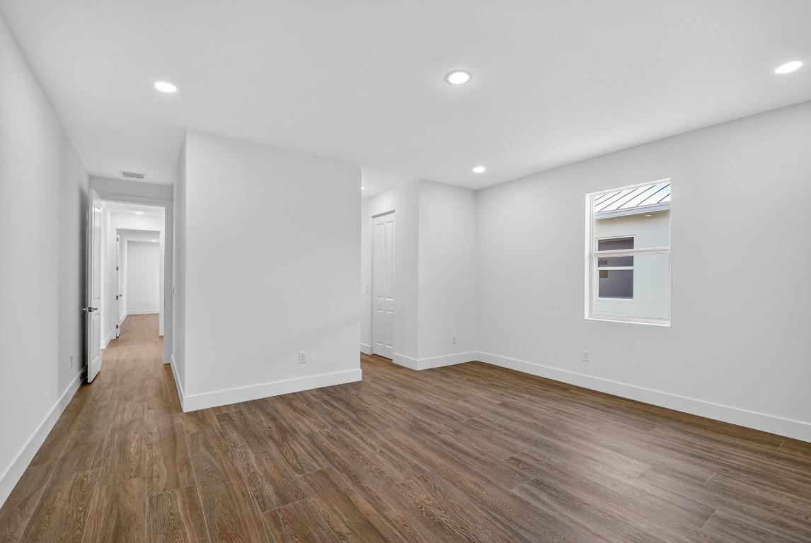 607 N Loxahatchee Drive