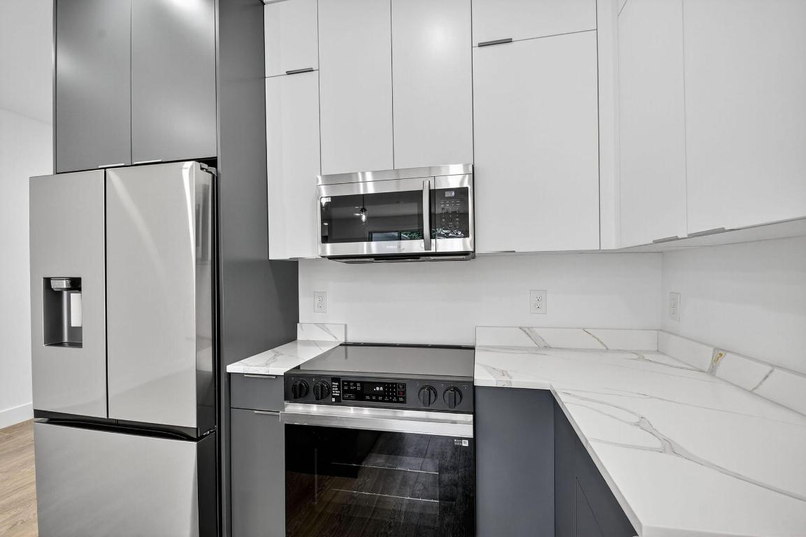 607 N Loxahatchee Drive