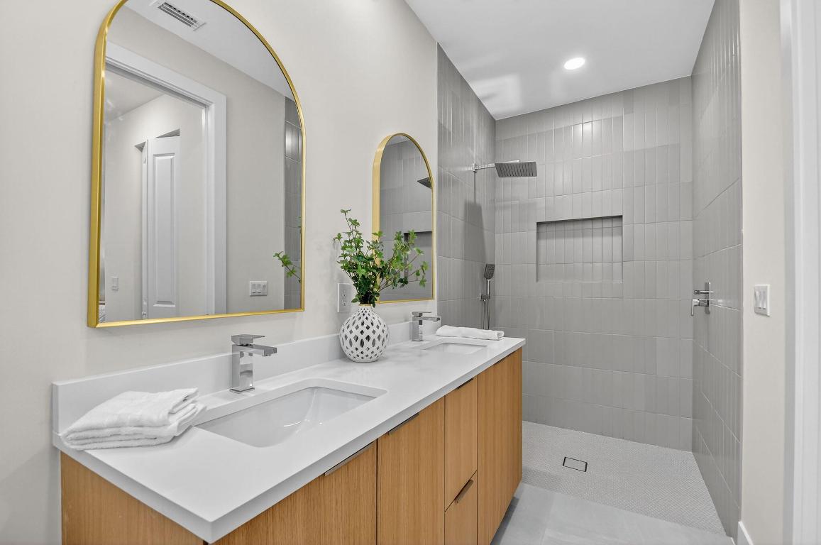 609 N Loxahatchee Drive