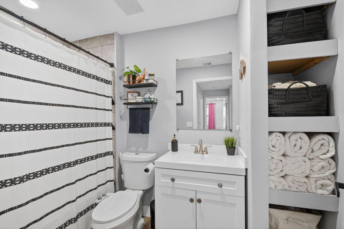 6024 Strawberry Lakes Circle, Lake Worth