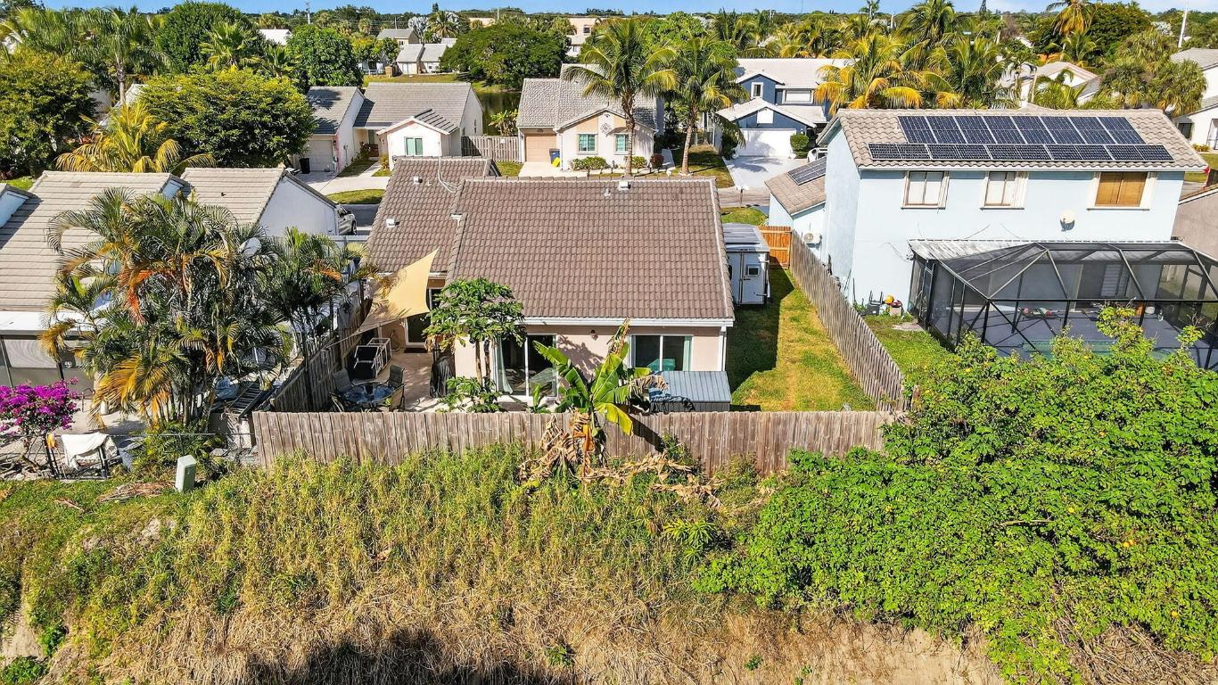 6024 Strawberry Lakes Circle, Lake Worth