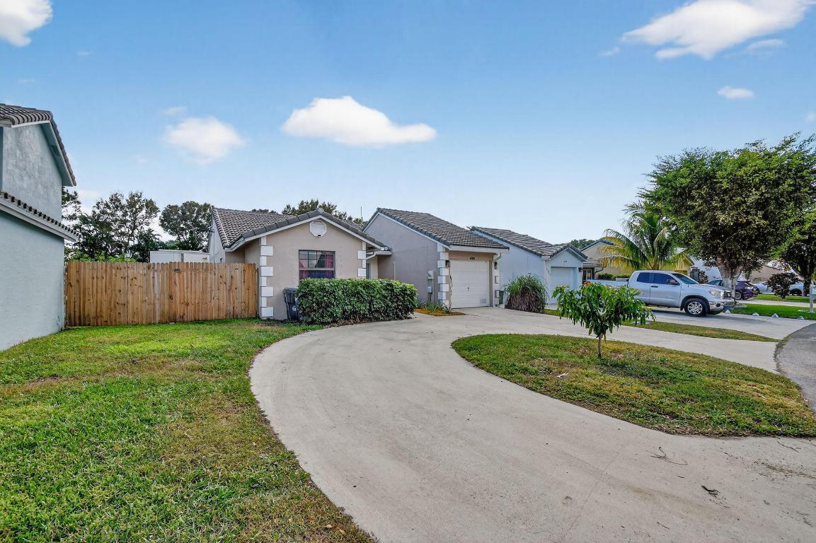 6024 Strawberry Lakes Circle, Lake Worth