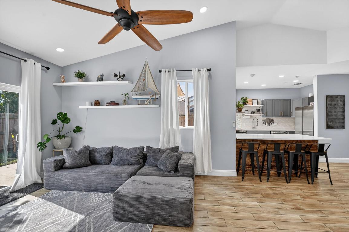 6024 Strawberry Lakes Circle, Lake Worth