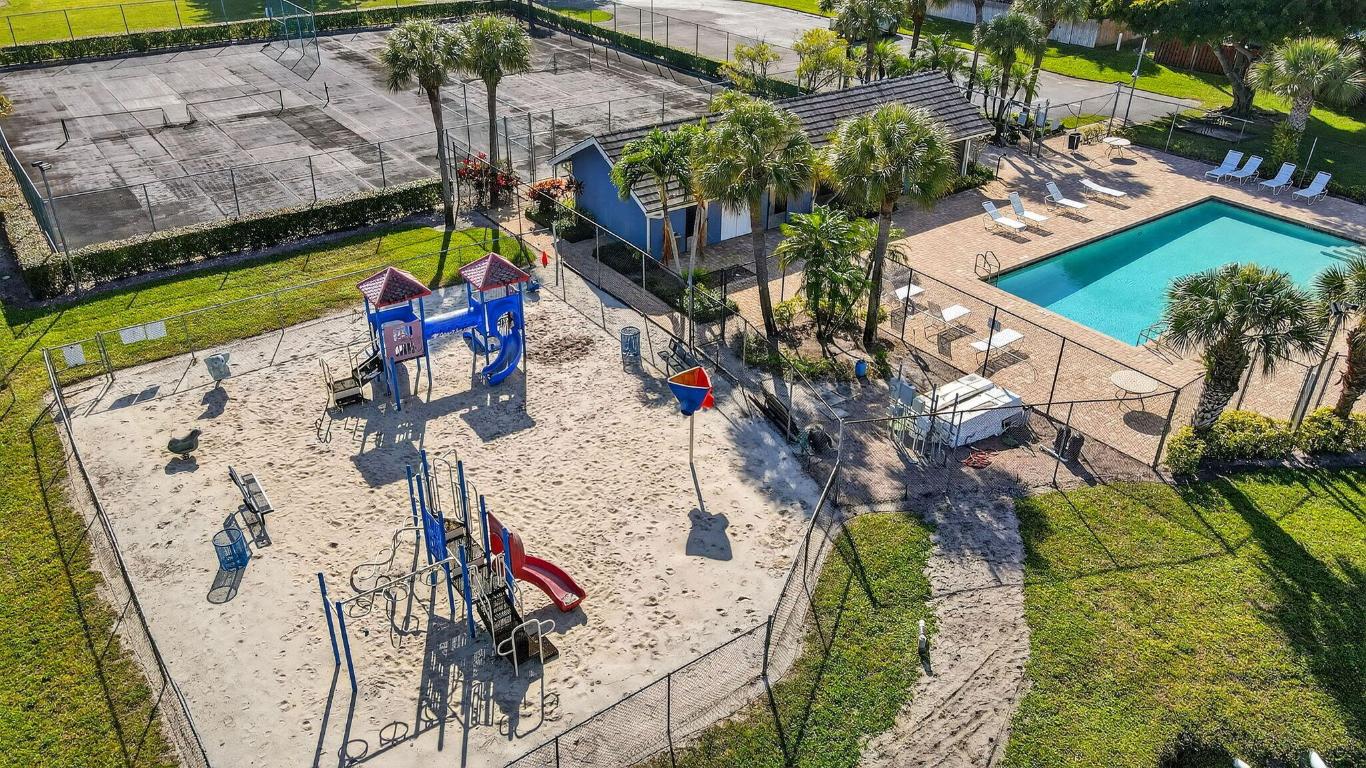 6024 Strawberry Lakes Circle, Lake Worth