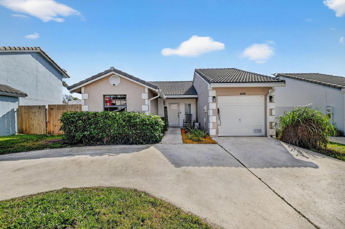 6024 Strawberry Lakes Circle, Lake Worth