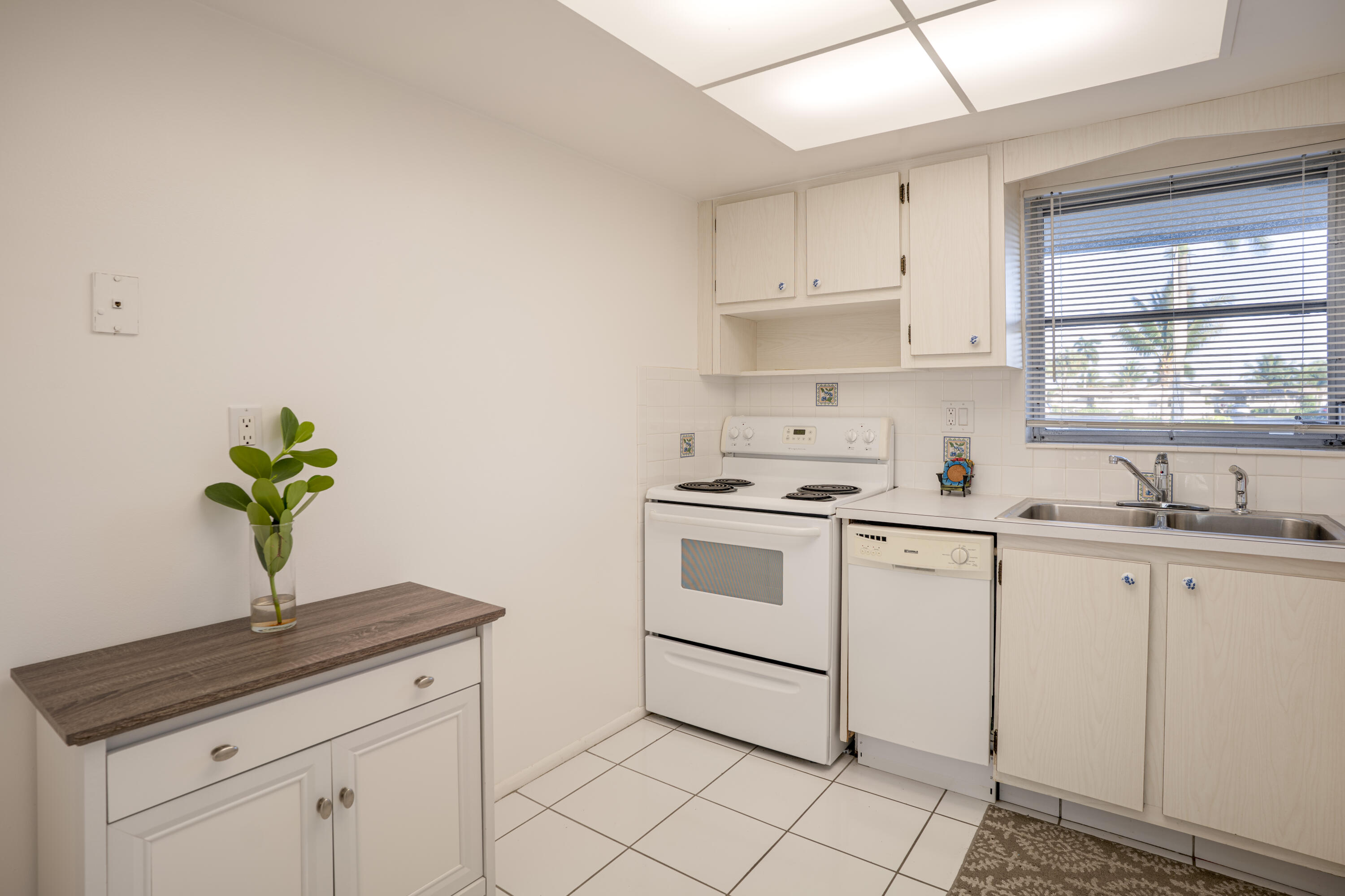 2835 Crosley Drive E B