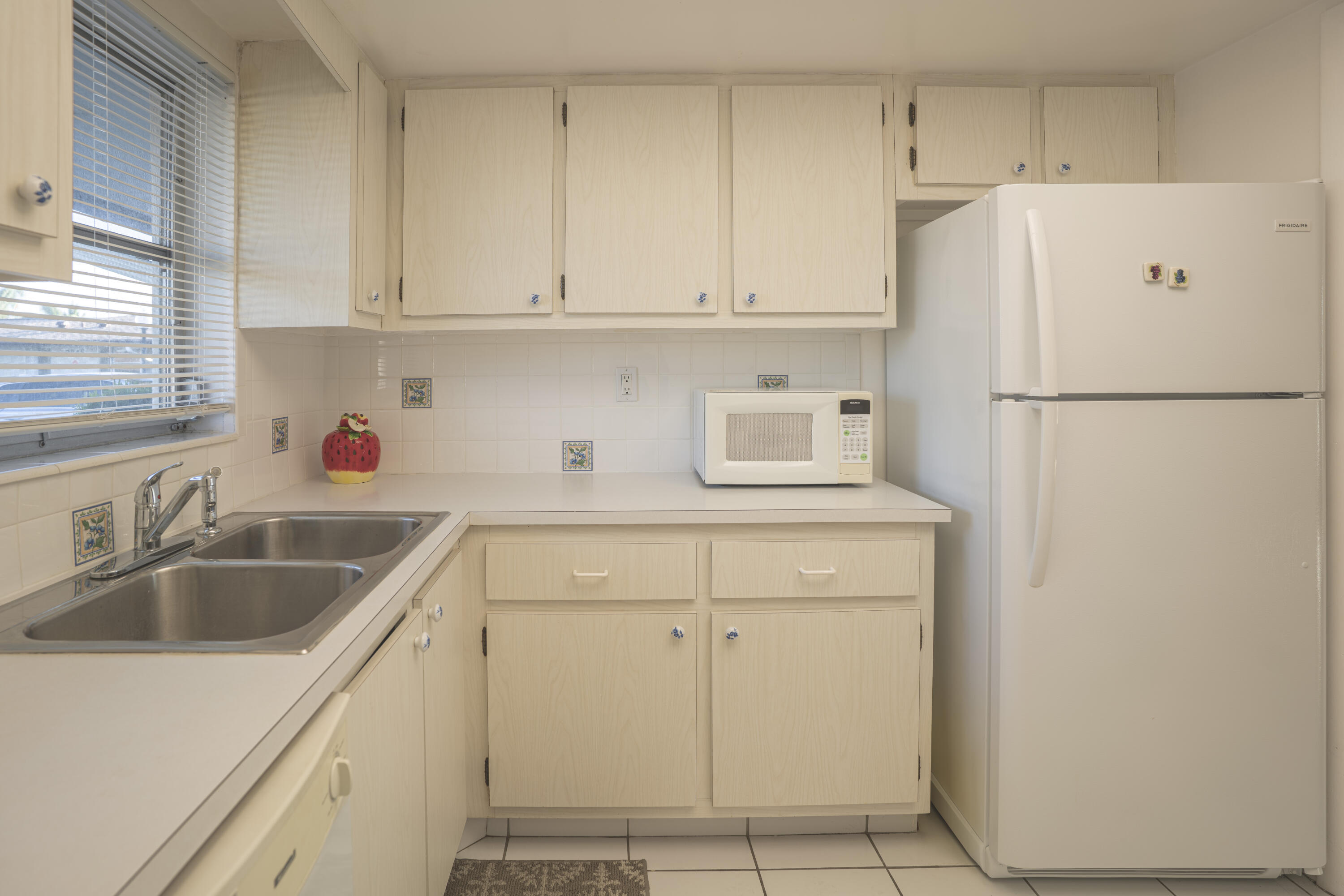 2835 Crosley Drive E B