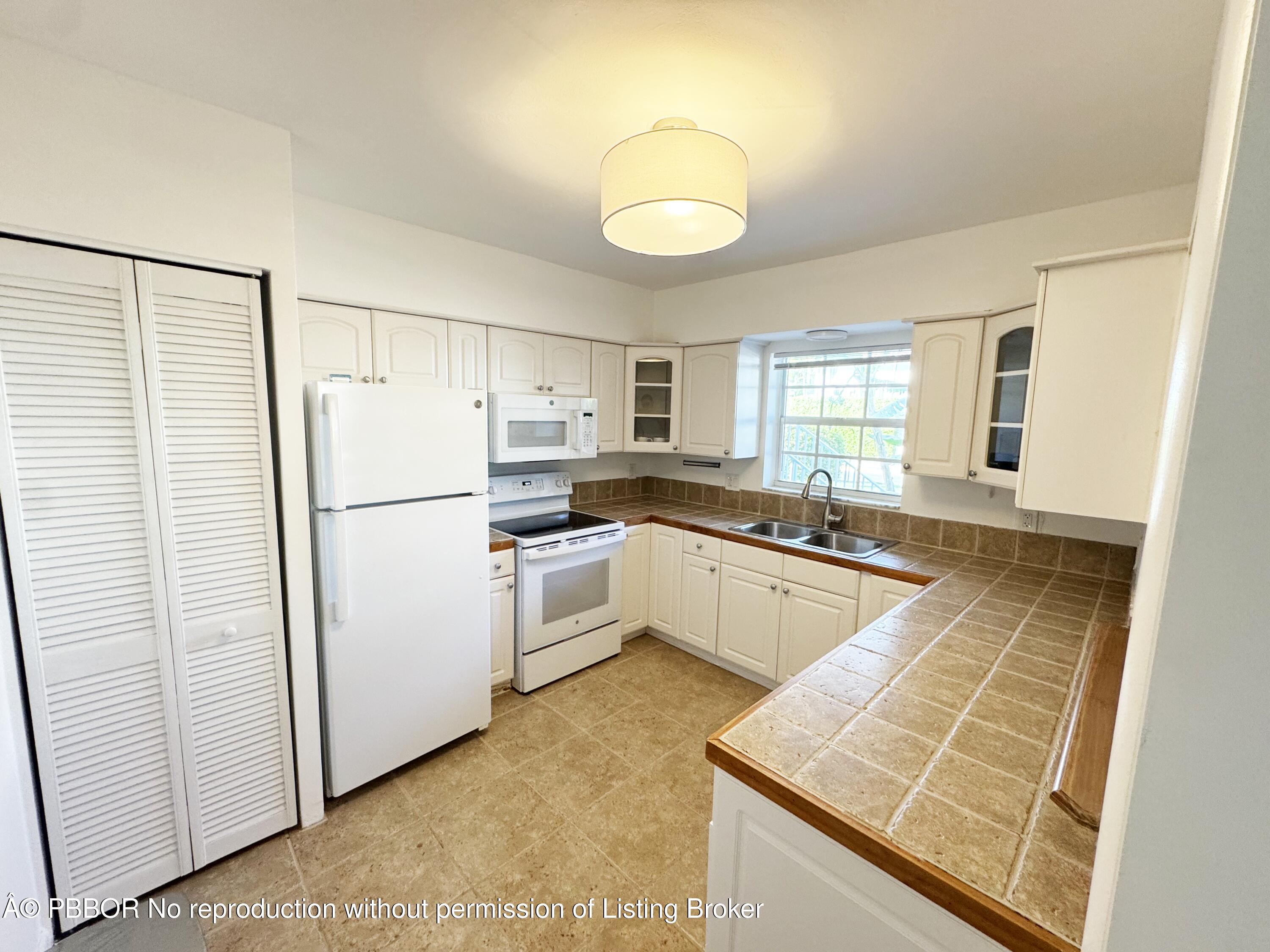 234 Oleander Avenue 1