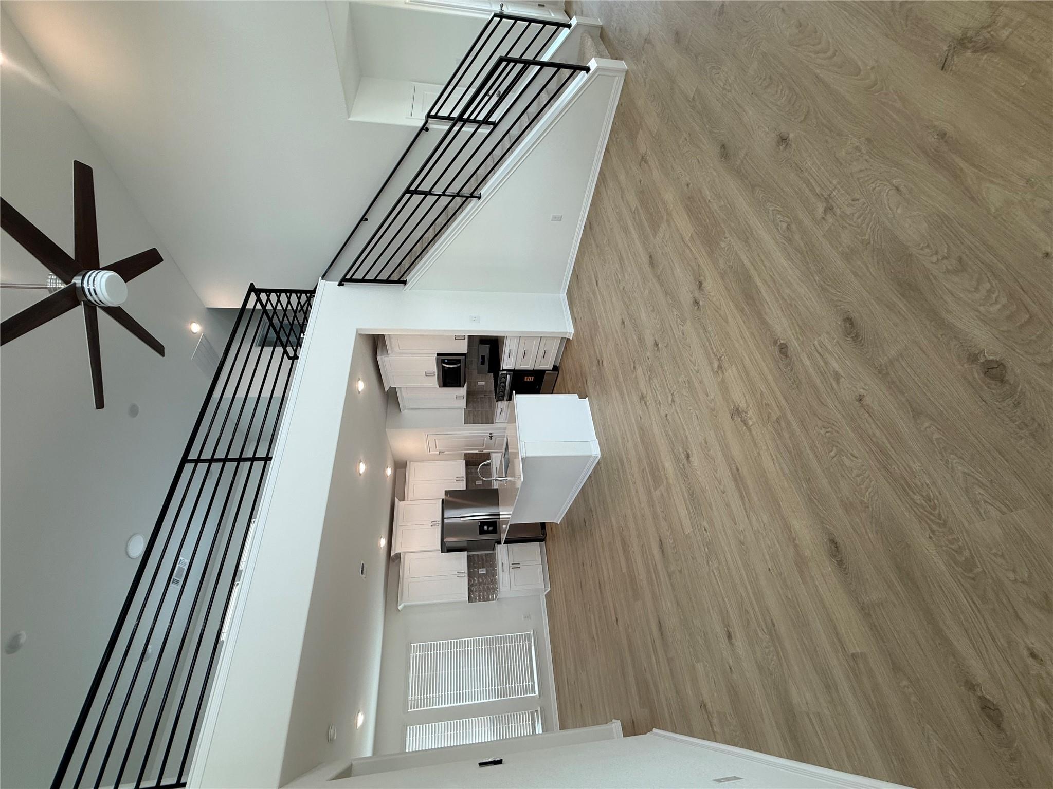 142 White Horses DR