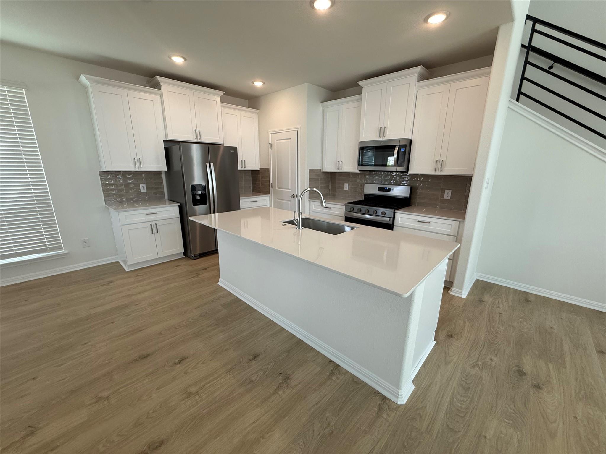 142 White Horses DR