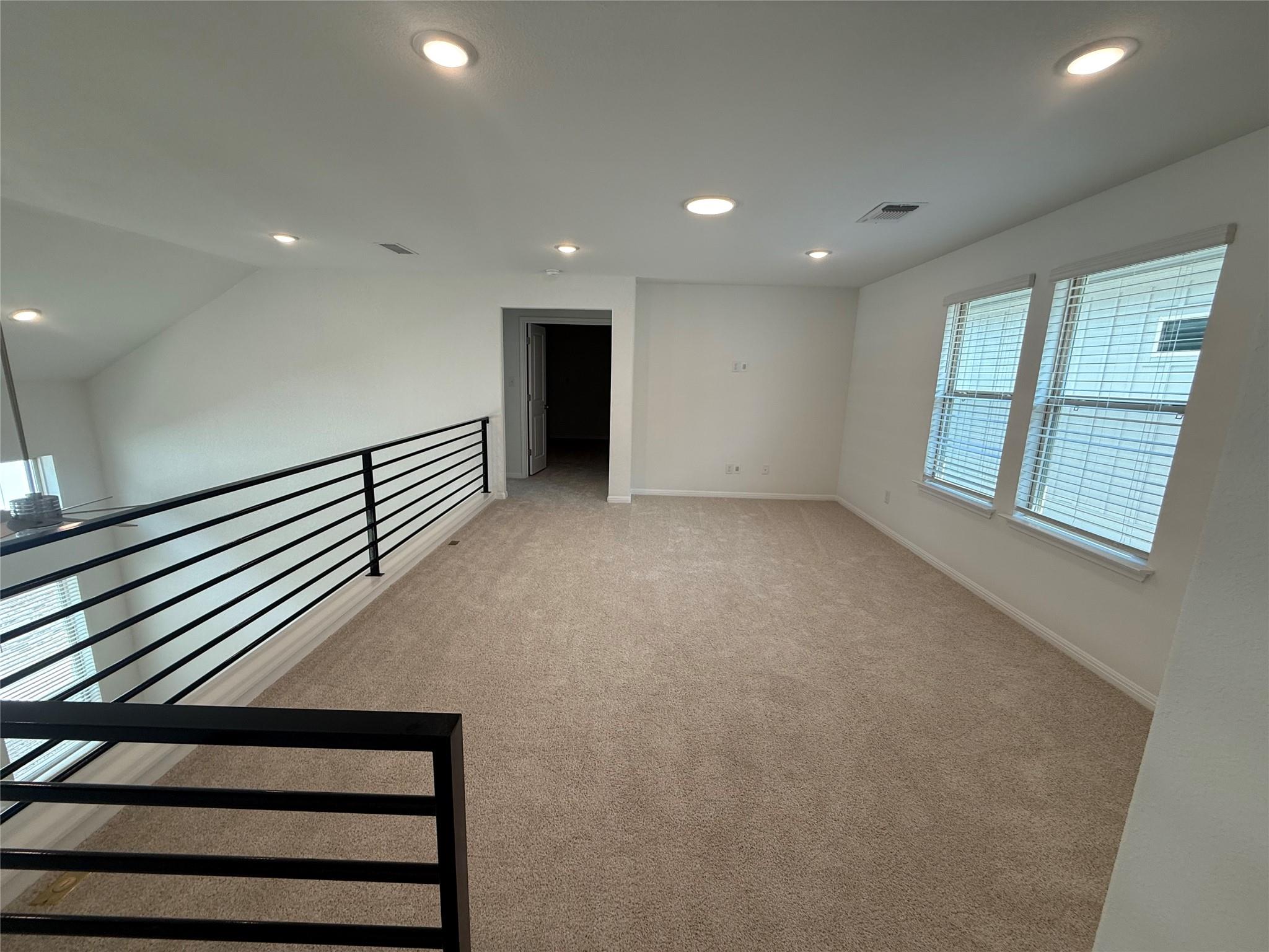 142 White Horses DR