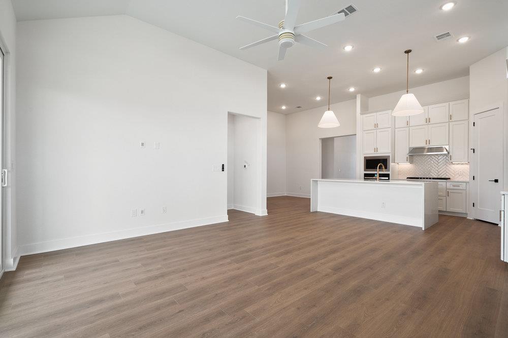 12104 Fennec WAY
