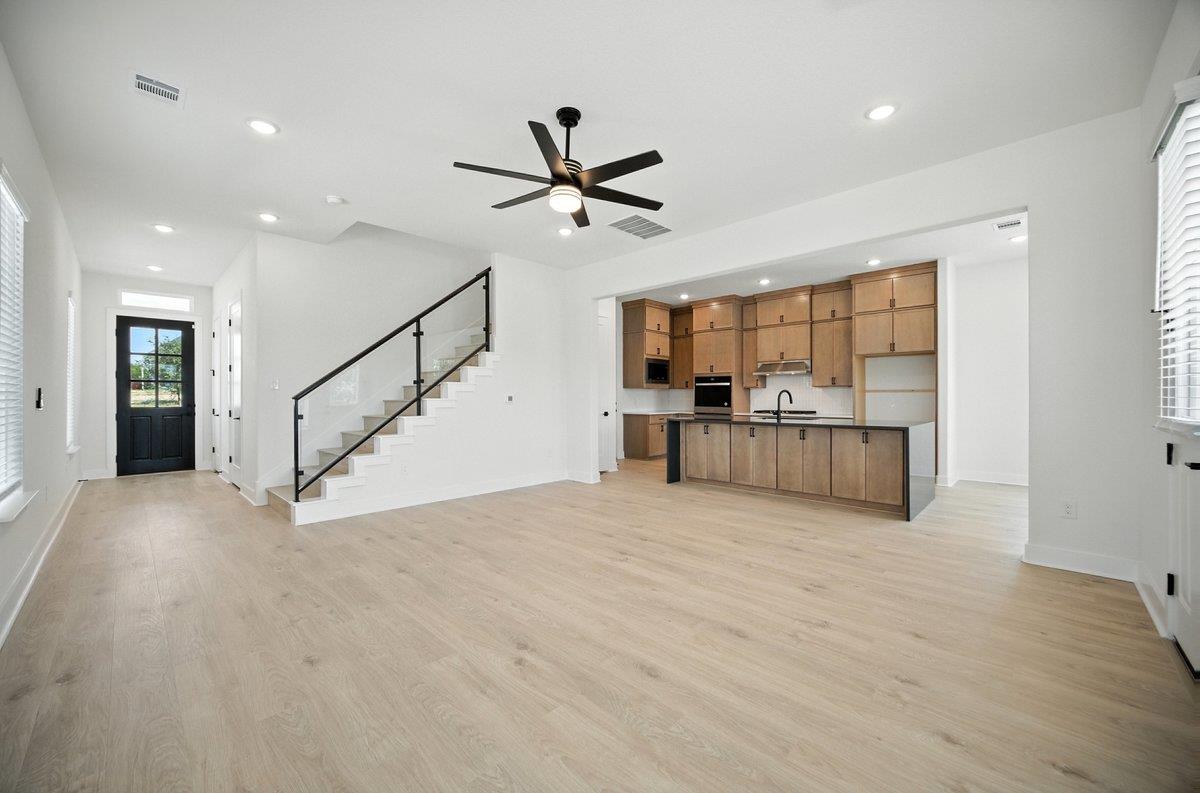 12109 Fennec WAY