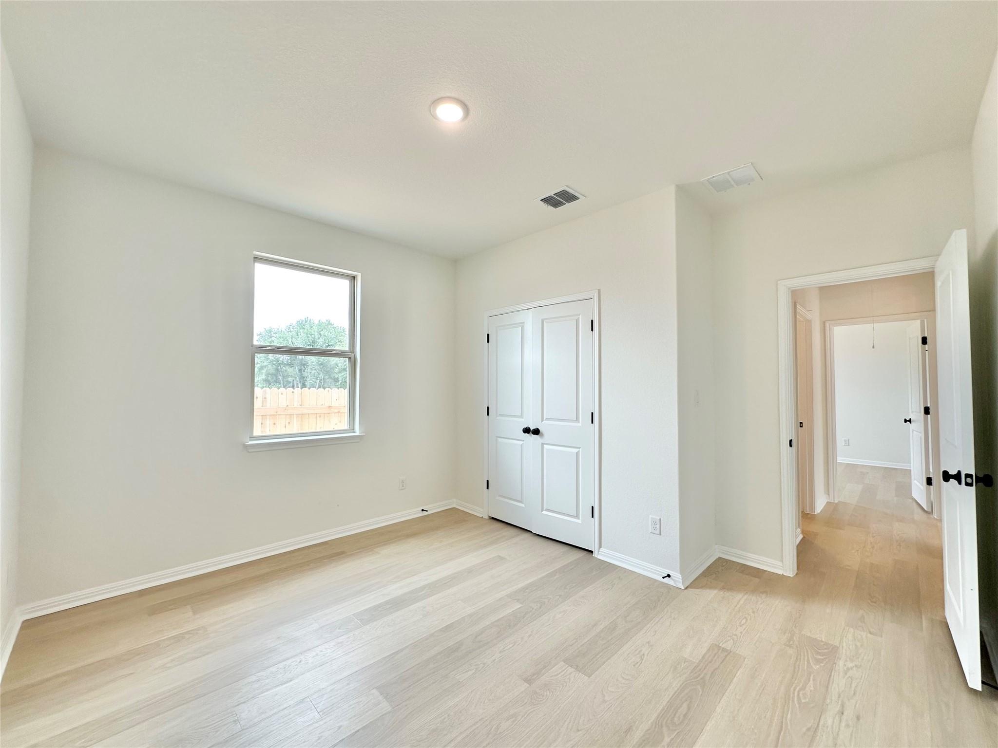 412 Treadwell LN