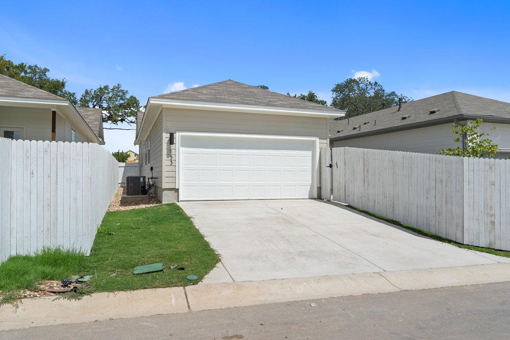 741 Treadwell LN